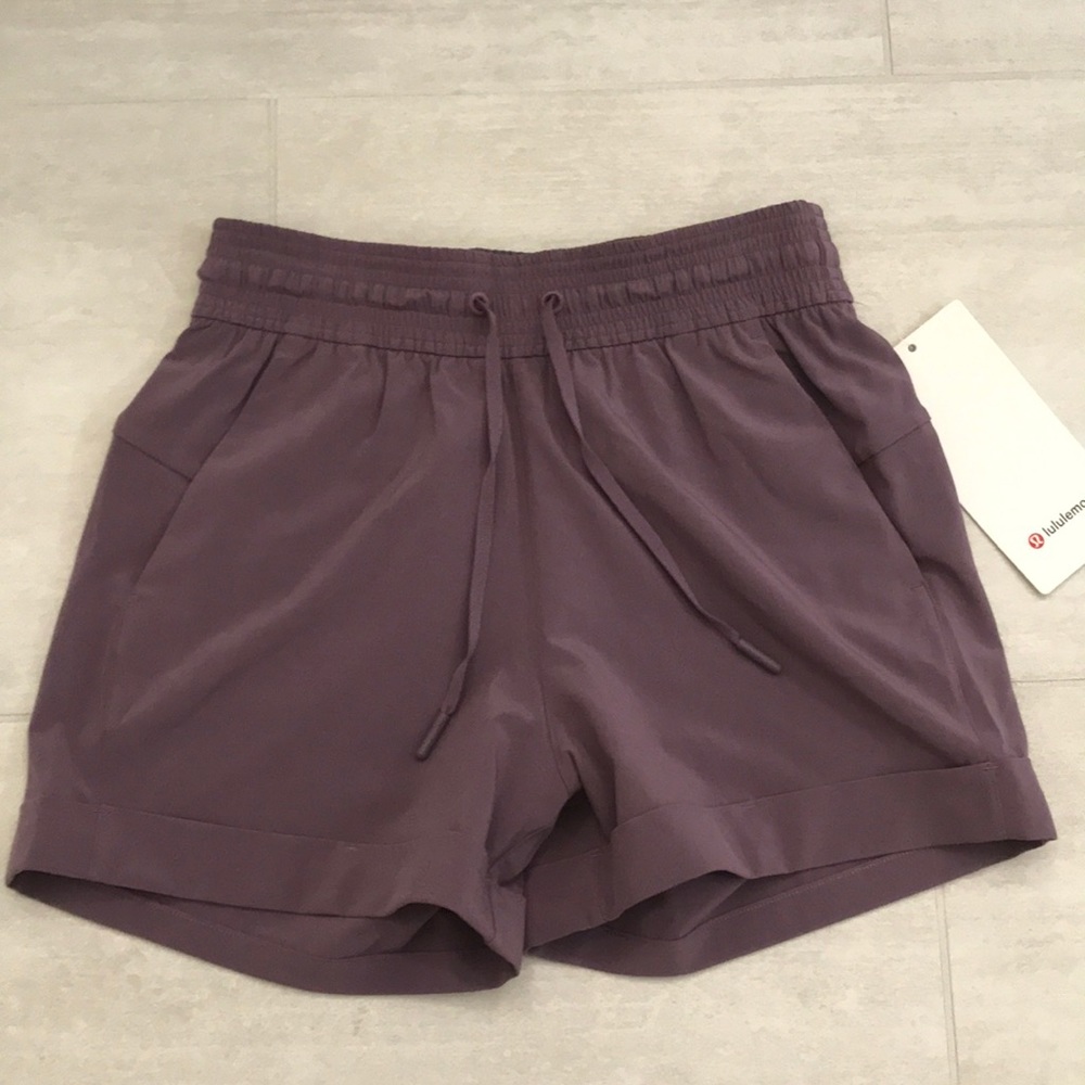 Size 2 Lululemon Spring Break Away Short